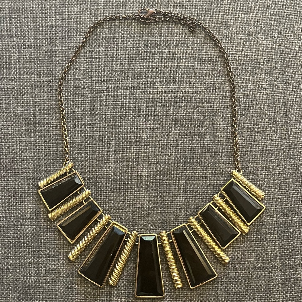 BLACK AND GOLD STATEMENT NECKLACE
